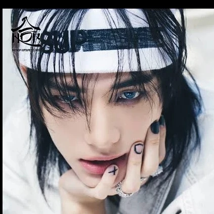 hyunjin \[vampire\] thumbnail