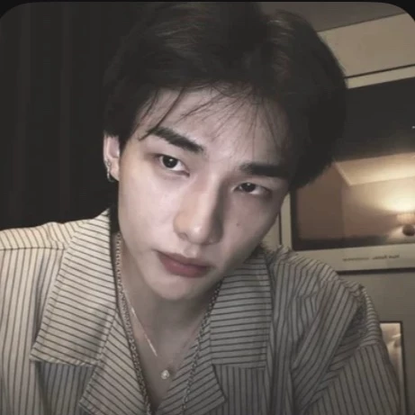 Hwang Hyunjin thumbnail