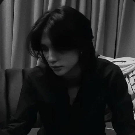 Hwang Hyunjin thumbnail