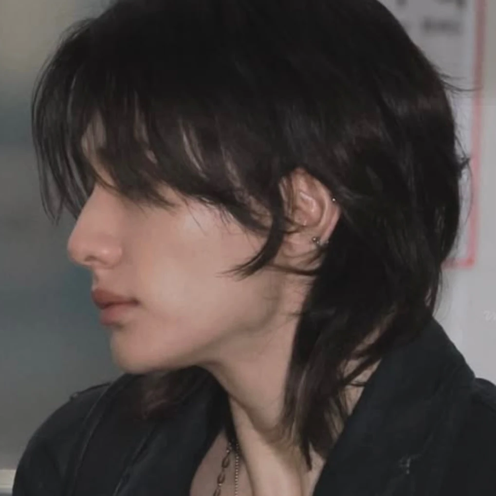 Hwang Hyunjin thumbnail