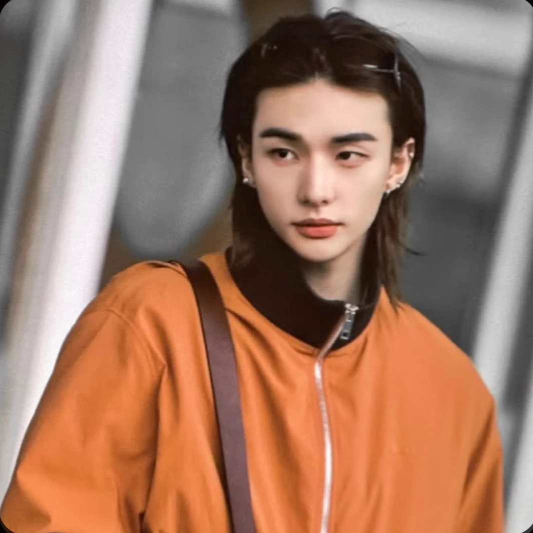 Hwang Hyunjin thumbnail