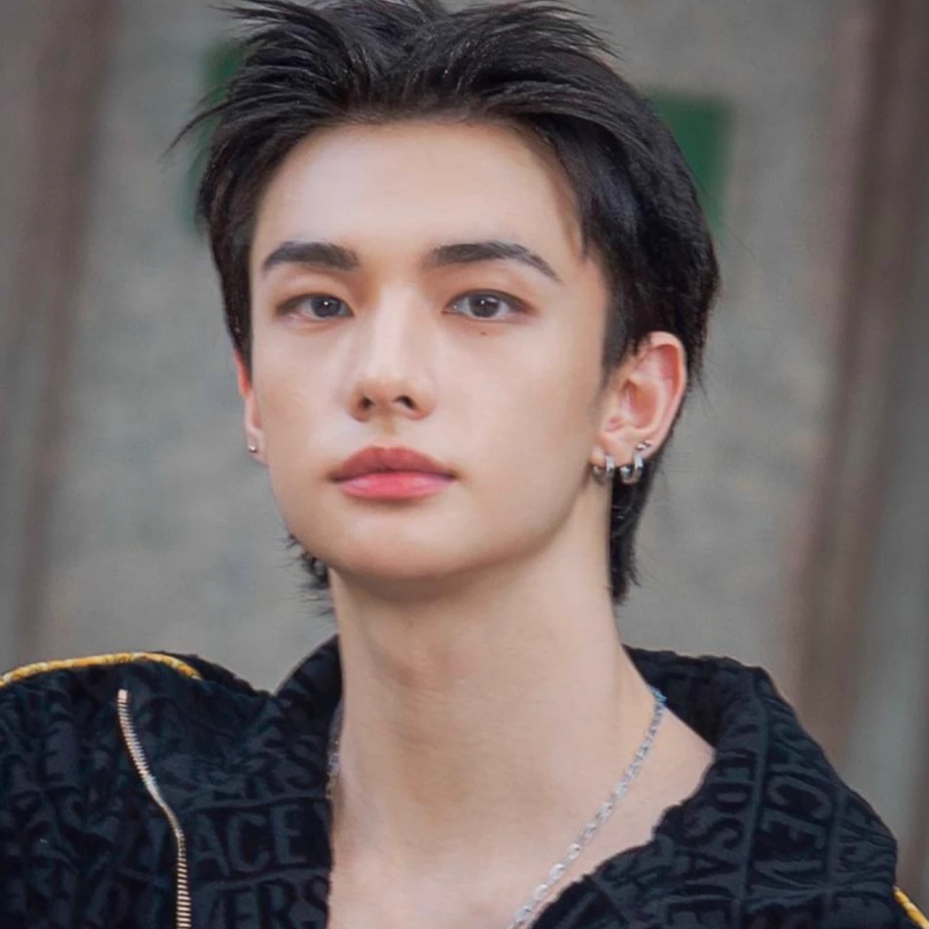 Hwang Hyunjin thumbnail