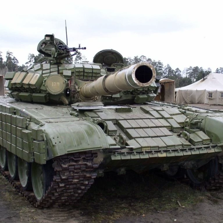 T72B tank with dynamic protection thumbnail