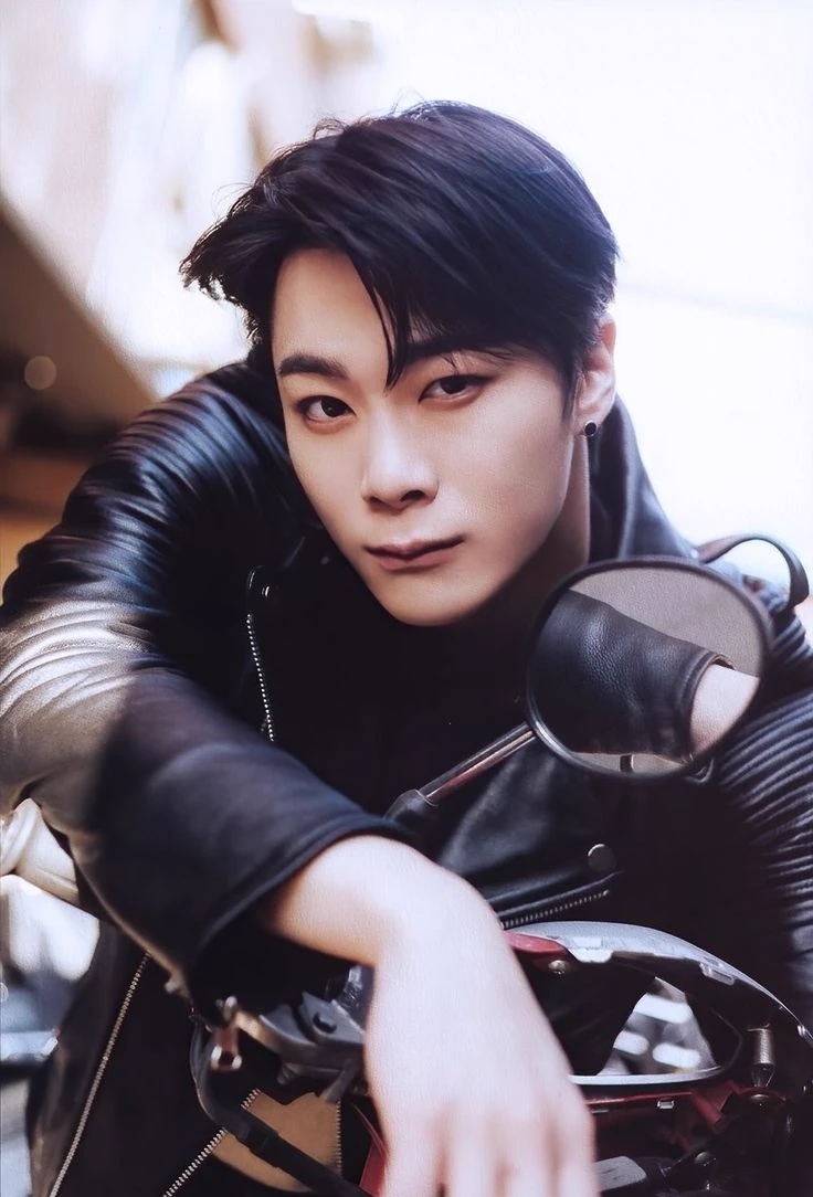 Moonbin thumbnail