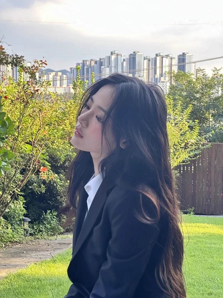 Kim Minji  thumbnail