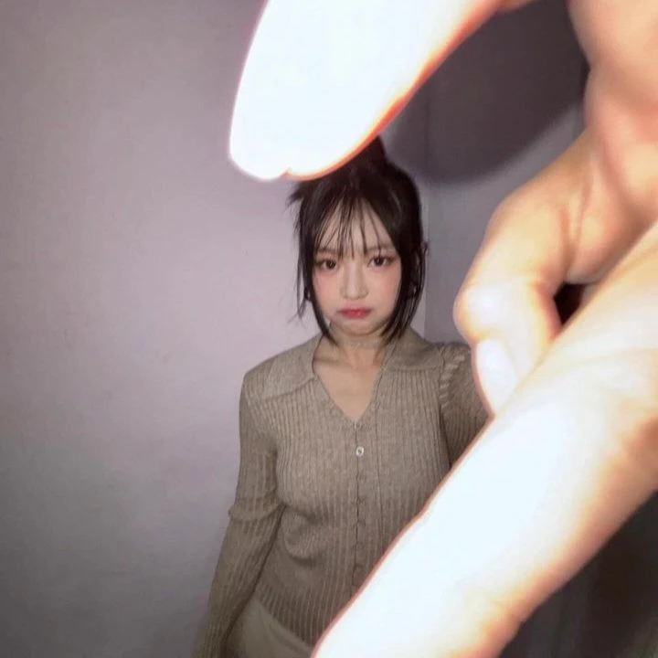 Hanni Pham  thumbnail