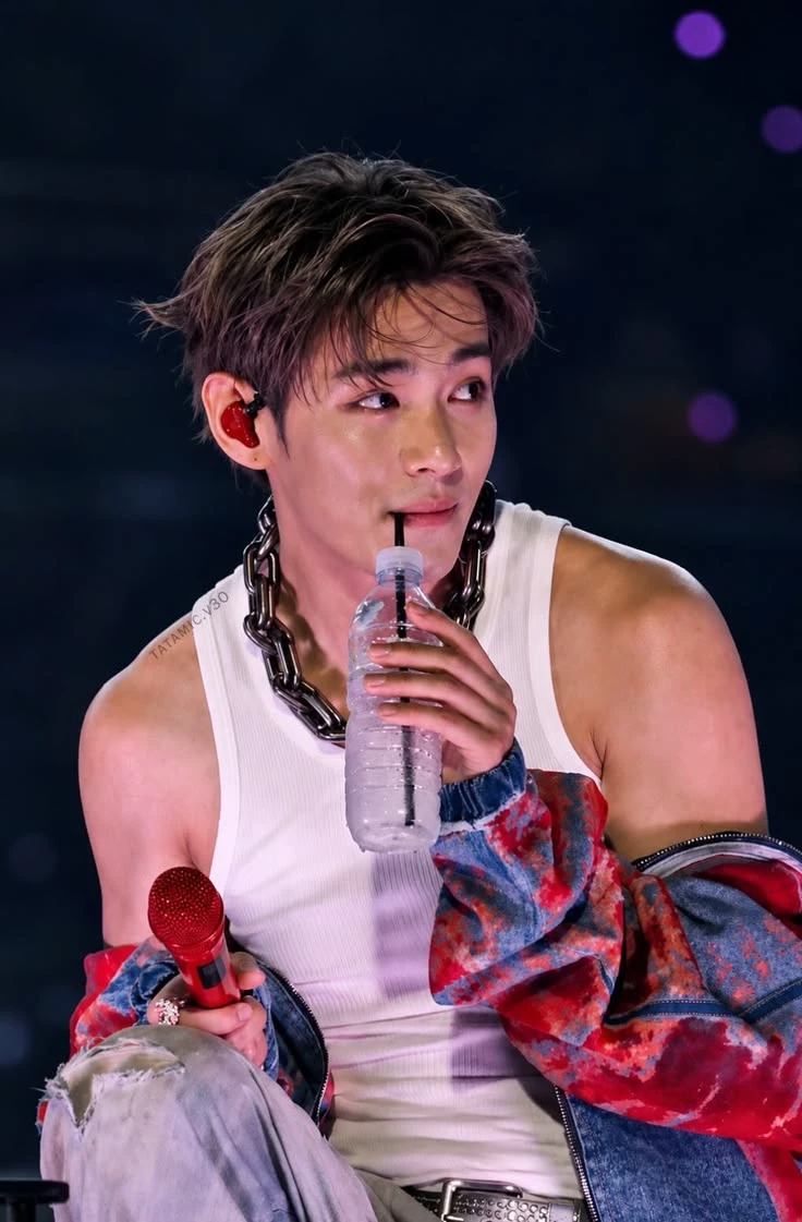 kim taehyung thumbnail