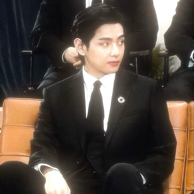 Kim Taehyung thumbnail
