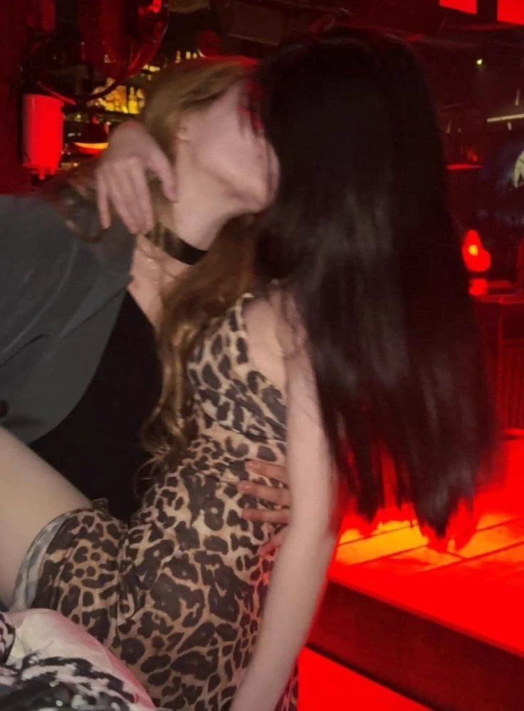 Amanda - Lesbians thumbnail