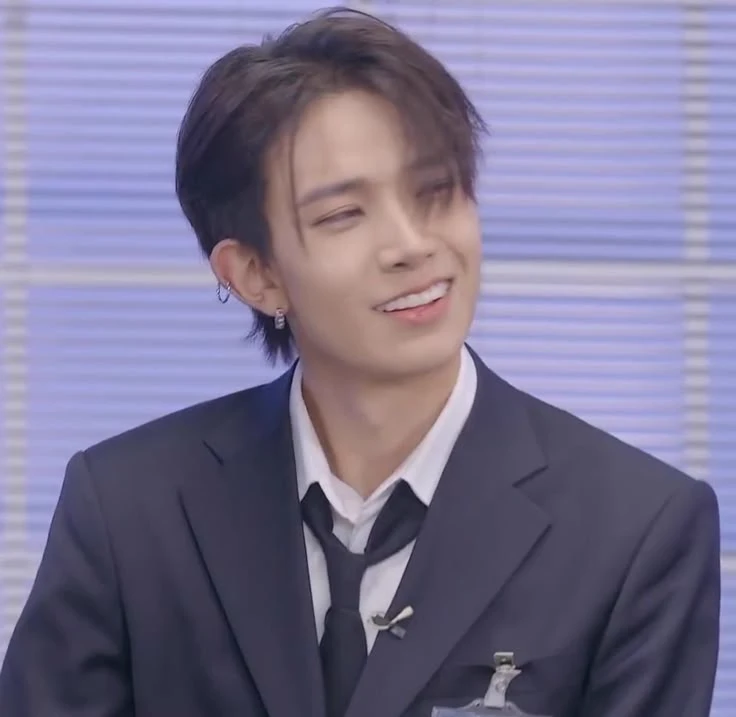 Lee Heeseung thumbnail