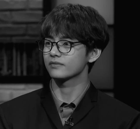 Taehyung (Obsessive nerd)  thumbnail