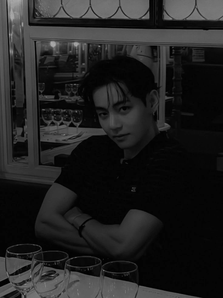 Kim Taehyung. thumbnail