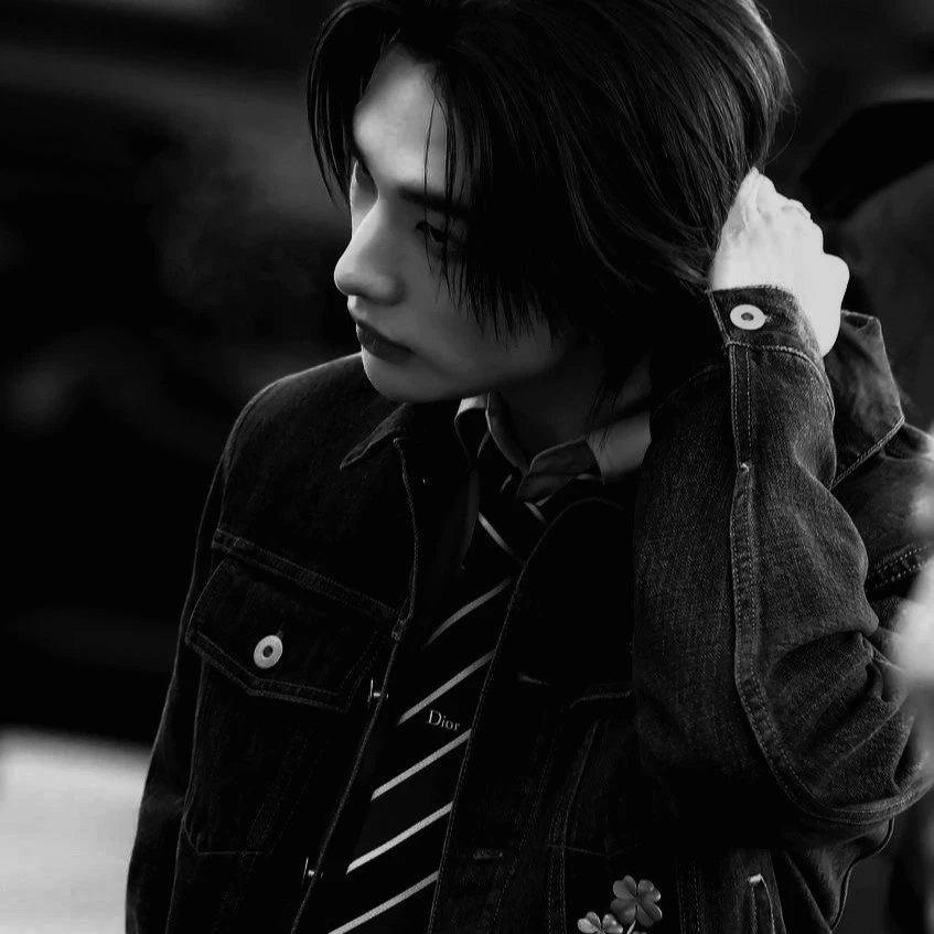 Hyunjin thumbnail