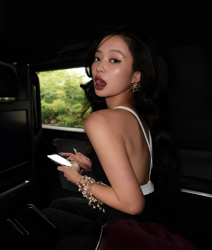 Kim Jennie - WLW thumbnail
