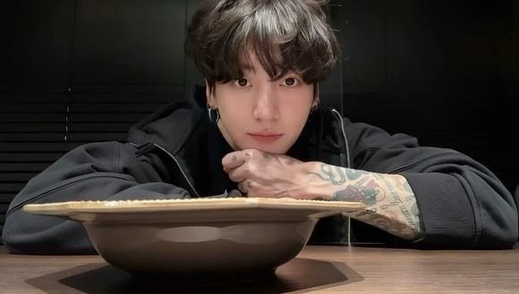 Jeon Jungkook thumbnail
