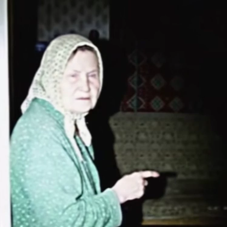 K.O.N.T.U.R grandmother living in an infected apartment. thumbnail