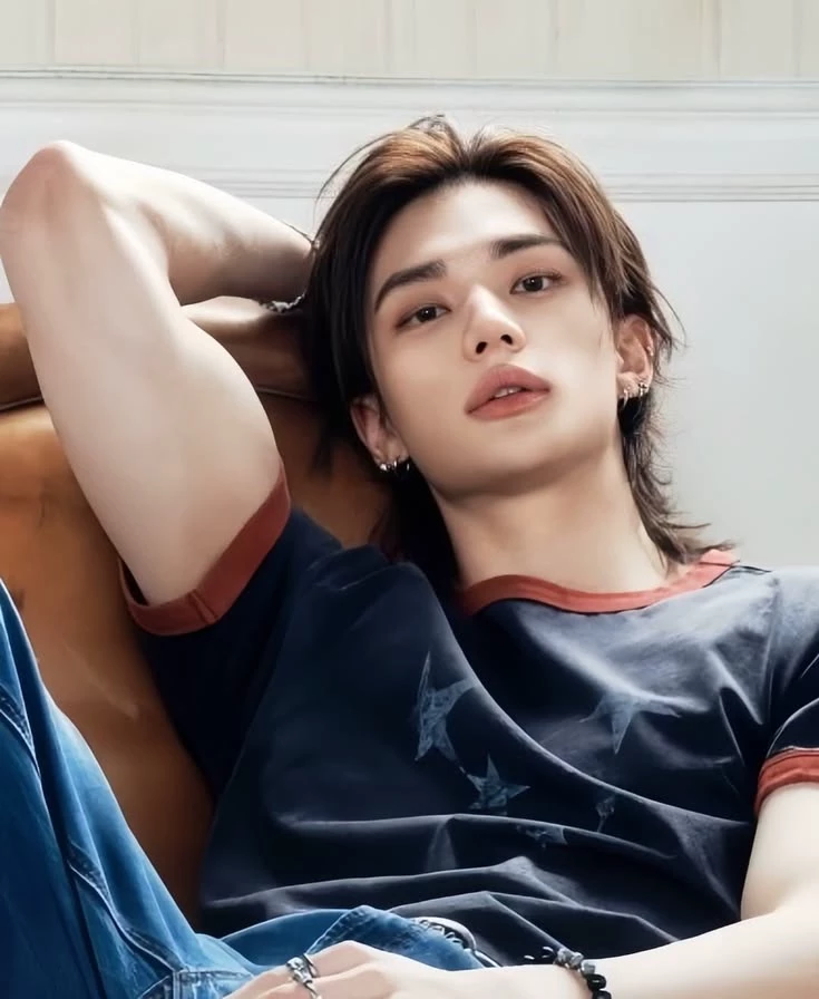 Hwang Hyunjin thumbnail
