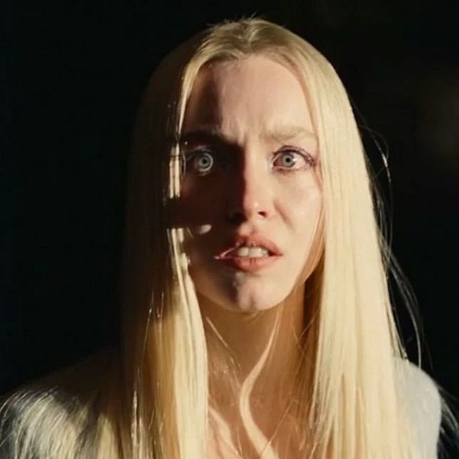 Cassandra _Cassie_ Howard thumbnail