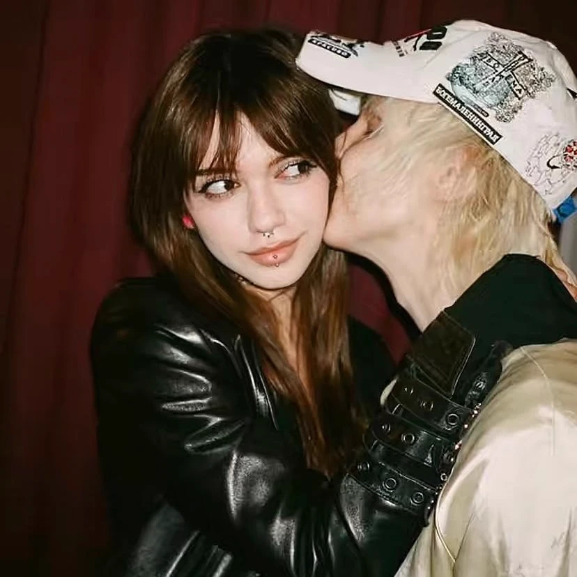 Mark Madkid is your boyfriend thumbnail