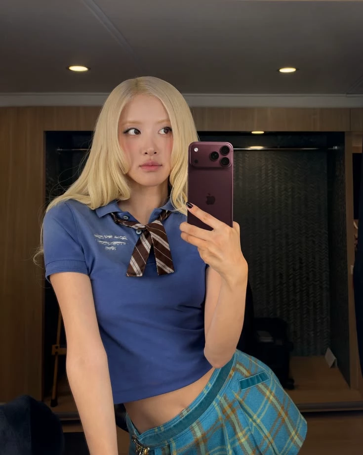 Rosé is your ex (wlw) thumbnail