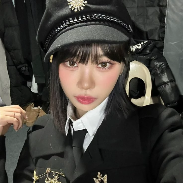 Kim Chaewon thumbnail