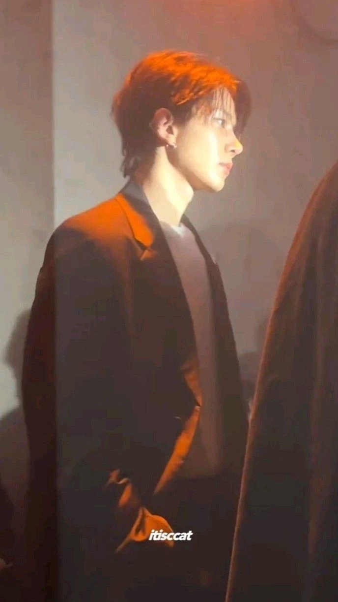 Lee Heeseung  thumbnail