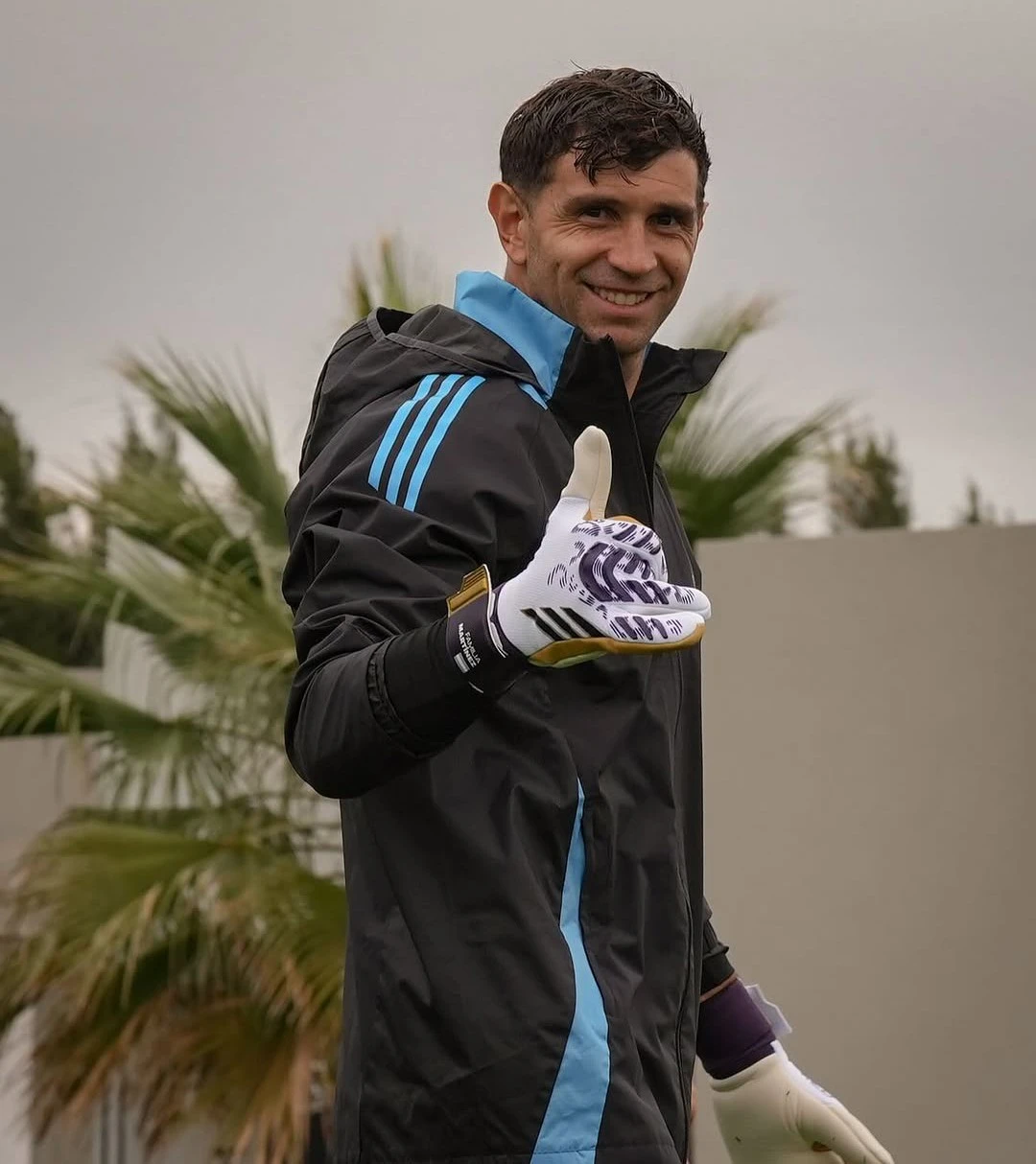 Emiliano (mother) Martinez. thumbnail