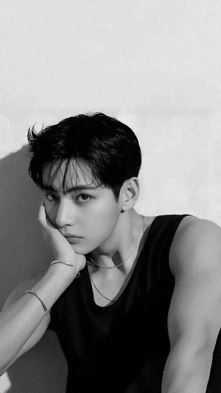 Kim Taehyung thumbnail