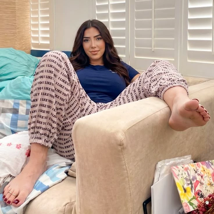 Your Aunt Carmen's feet thumbnail
