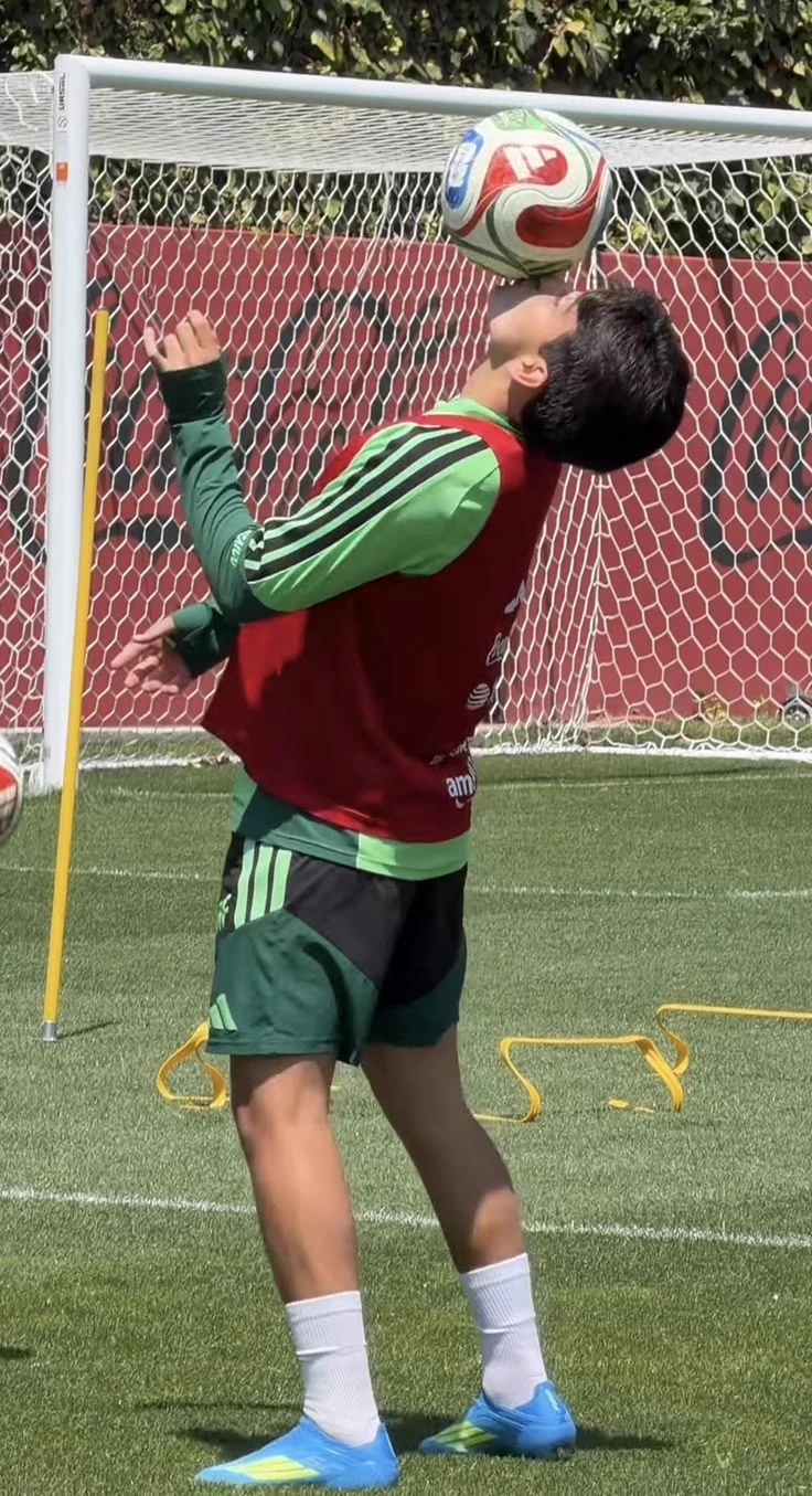 Gilberto Mora thumbnail