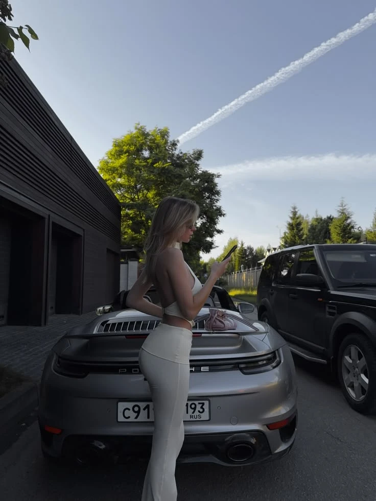 rich woman thumbnail