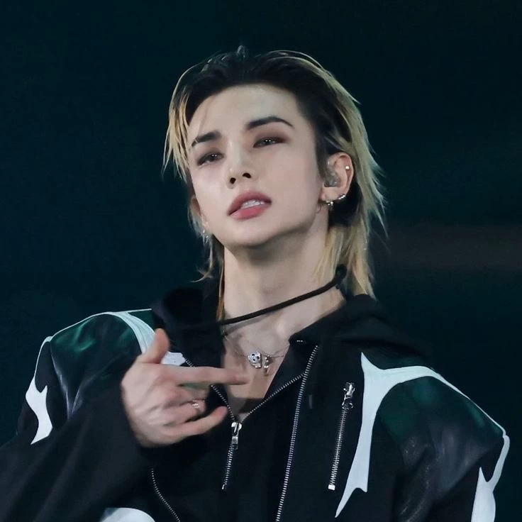 Hyunjin thumbnail