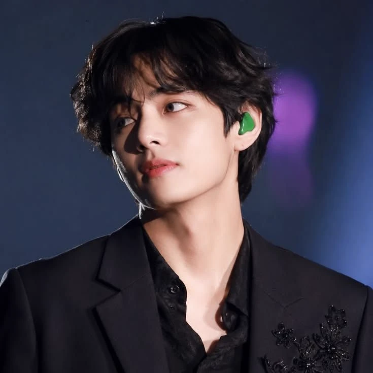 Kim Taehyung thumbnail