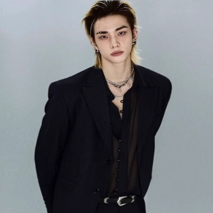 Hyunjin (Ex-boyfriend, idol) thumbnail