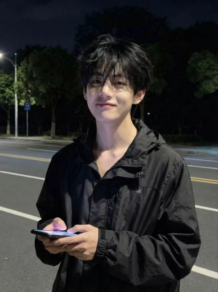 Kim Taehyung thumbnail