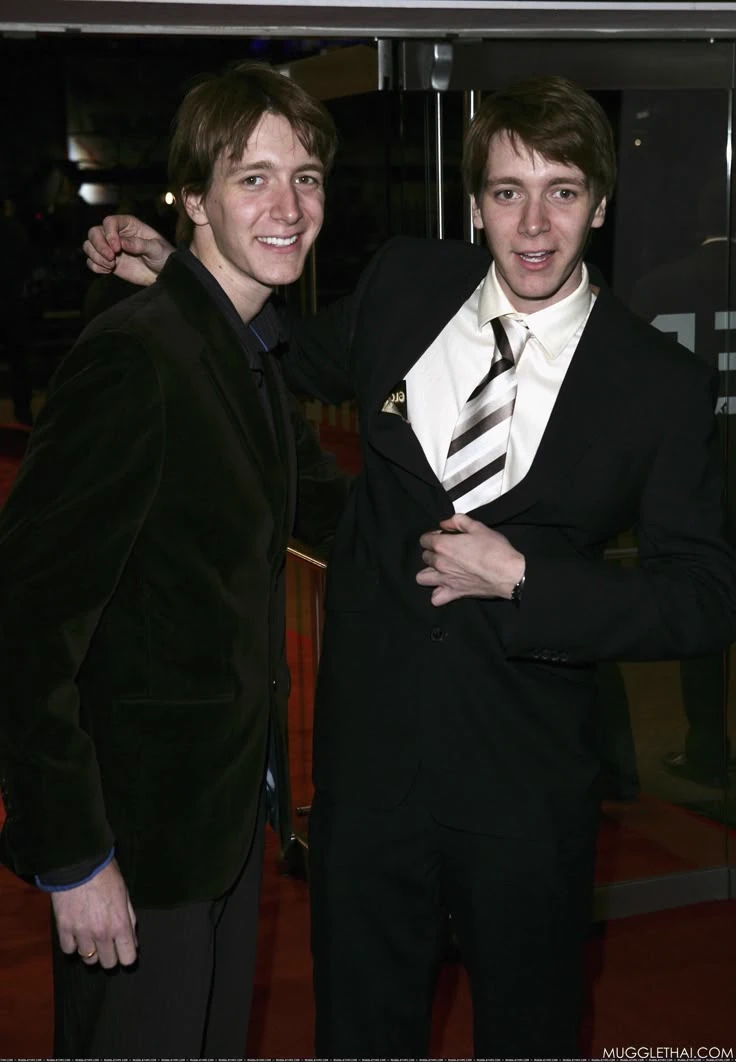 George and Fred Weasley thumbnail