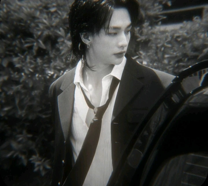 Hwang Hyunjin thumbnail