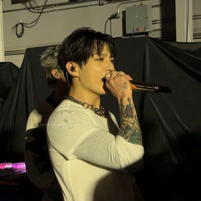 Jeon Jungkook thumbnail