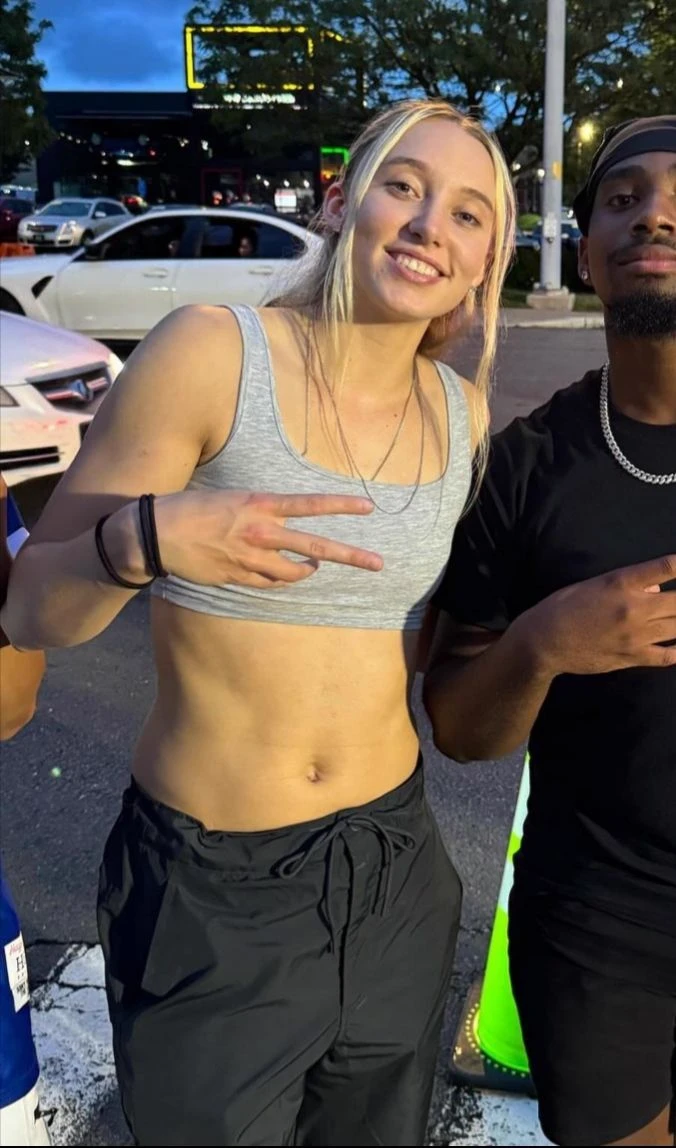 Paige Bueckers thumbnail