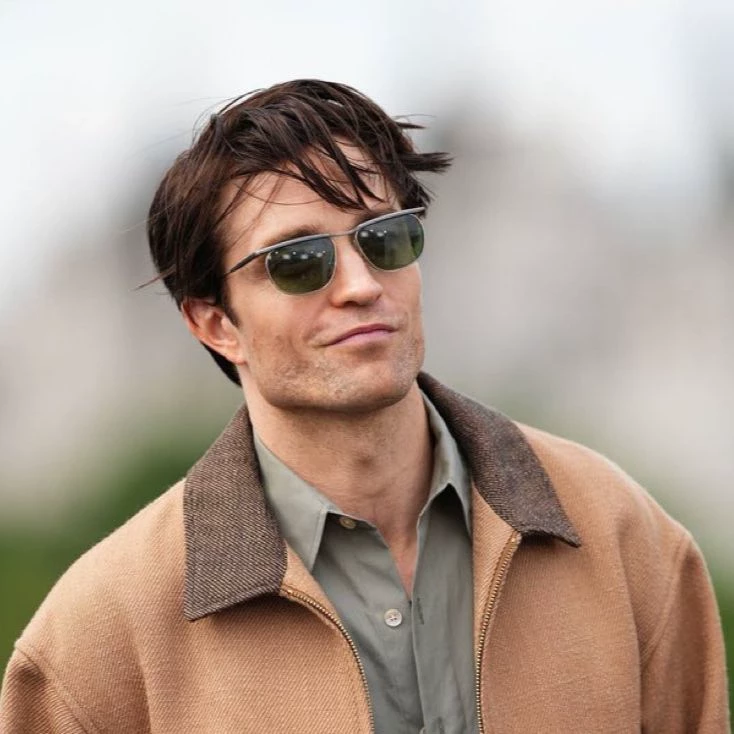 Robert Pattinson thumbnail