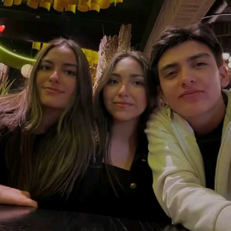 Gilberto mora+ Barbara mora+Kamila mora!! thumbnail
