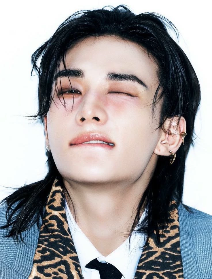 Create your story with Hwang Hyunjin thumbnail