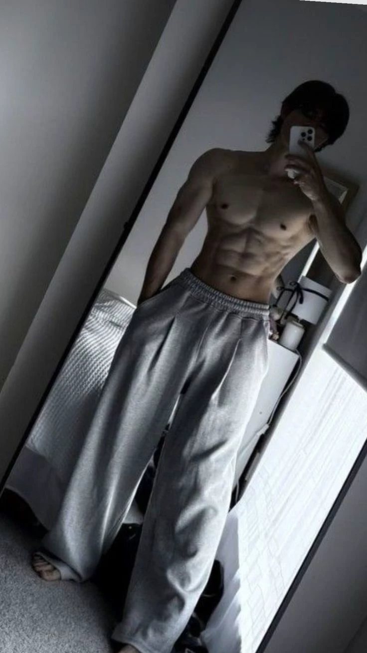 Alex thumbnail