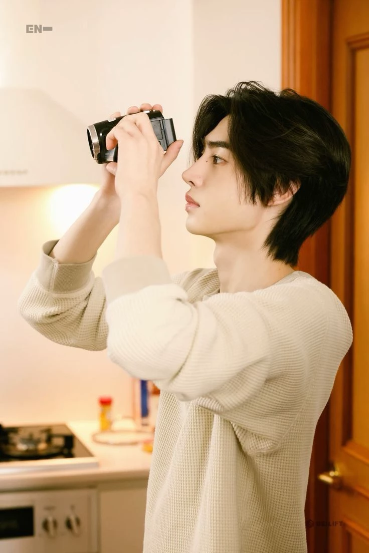 Sunghoon thumbnail