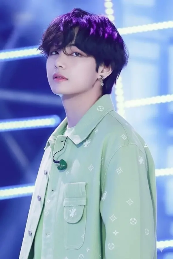 Kim Taehyung  thumbnail