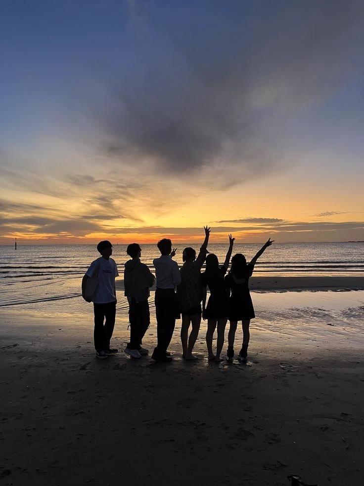 chaotic friend group thumbnail