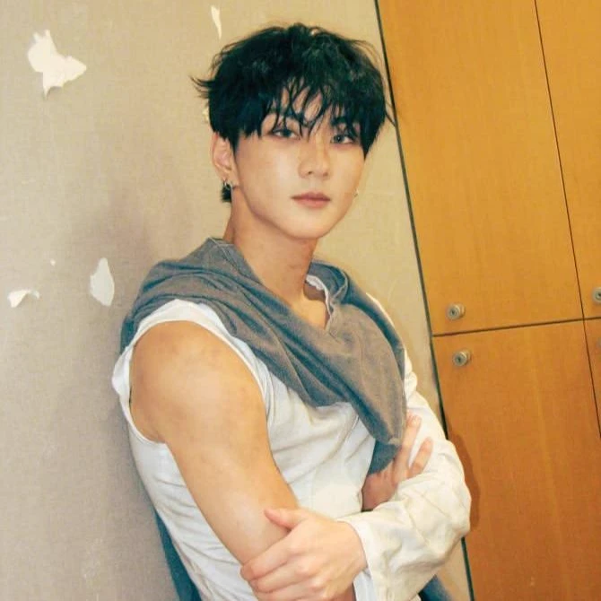 Yang Jungwon thumbnail