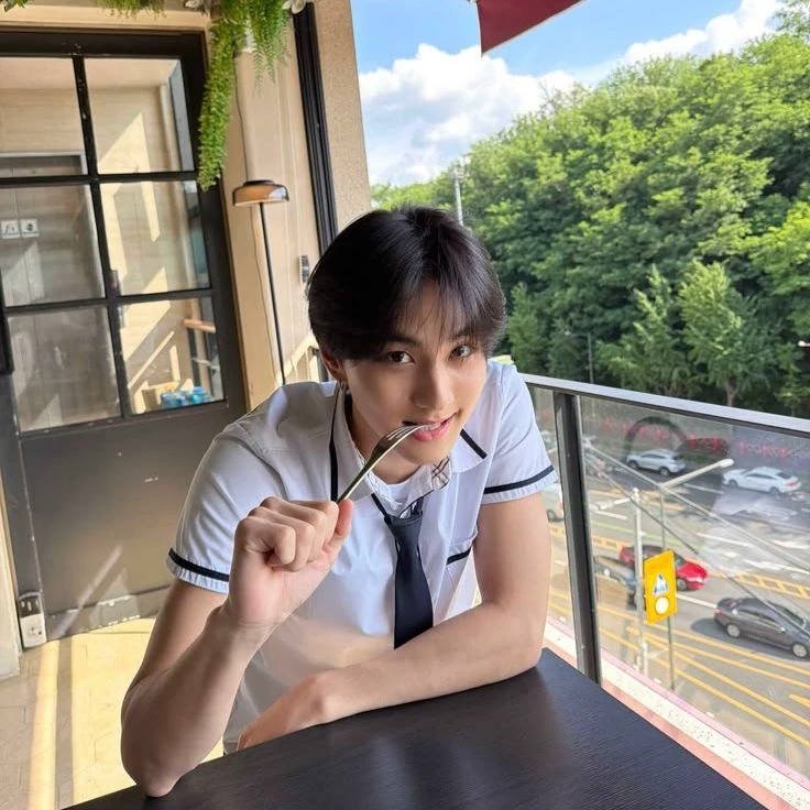 Yang Jungwon thumbnail