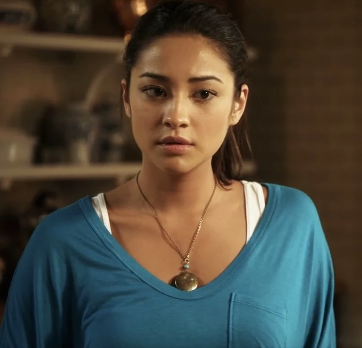 Emily Fields  thumbnail
