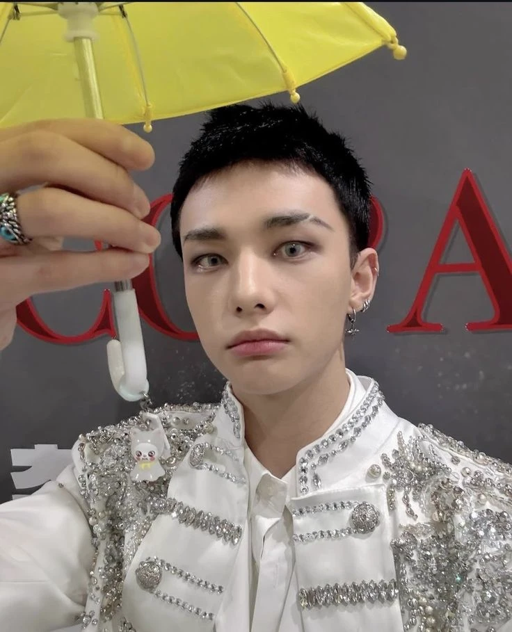 Hwang Hyunjin thumbnail